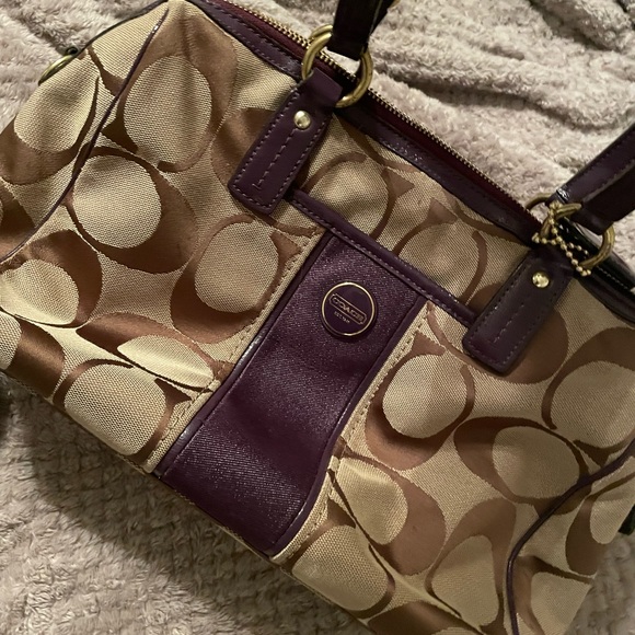 Coach - Picture 3 of 3